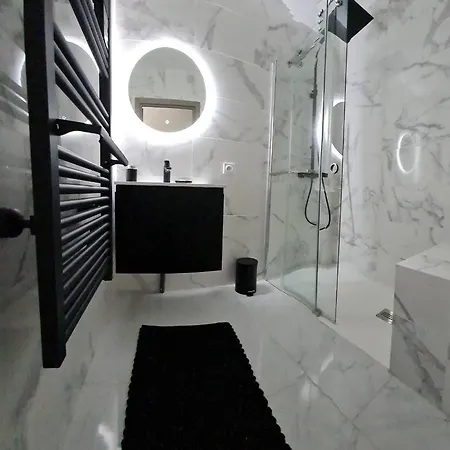 La D'ysis - Jacuzzi - Saint-etienne سانت إتيان