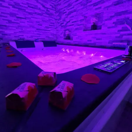 La D'ysis - Jacuzzi - Saint-etienne * Сент-Этьен